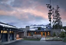 Organic-meets-modern design in this breathtaking home in Big Sky country