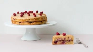 PEANUT BUTTER AND JAM CAKE